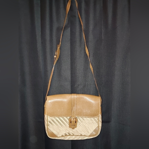 Gucci Handbags - Gucci GG Vintage Shoulder Bag
